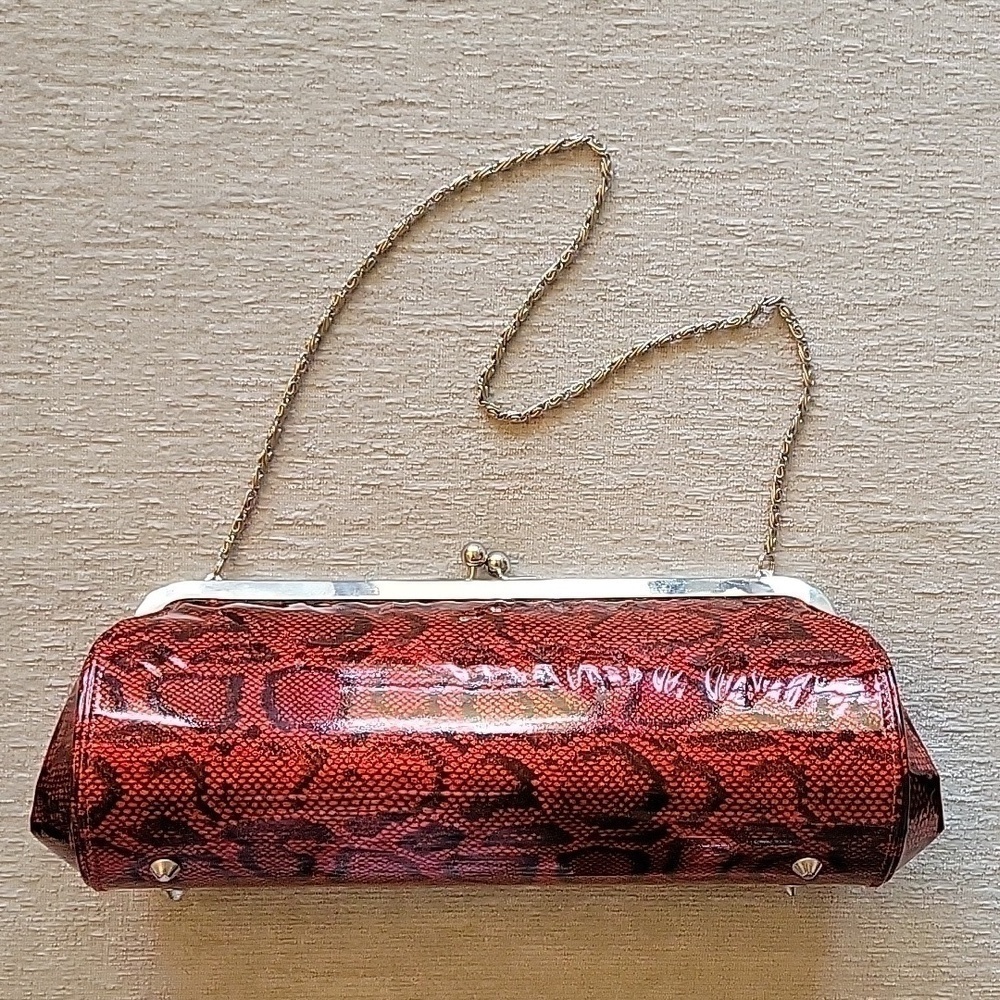 LOVELY N.Y. red shiny leopard print handbag evening clutch.  Vintage.